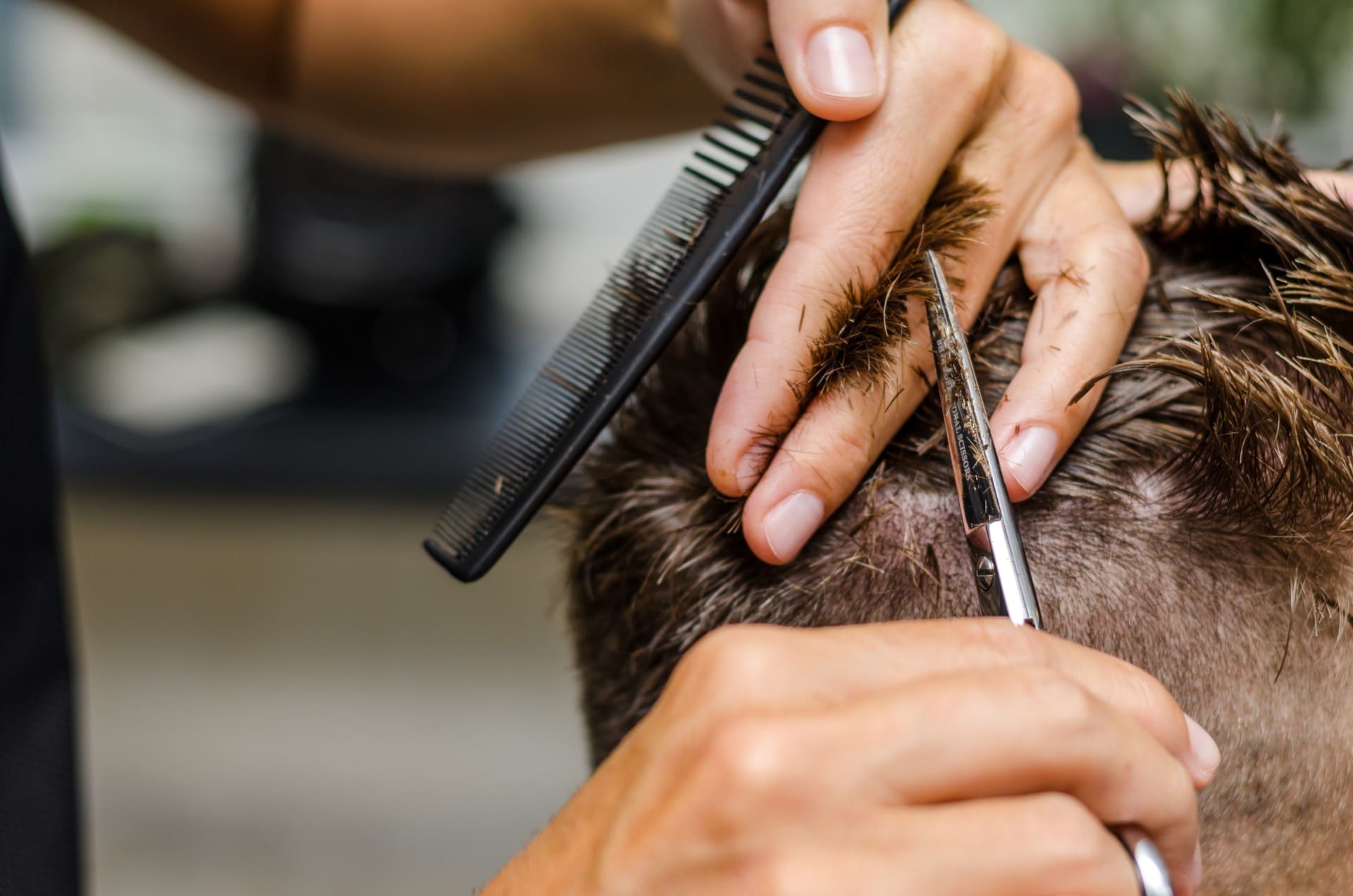 フェードカットで清潔感を演出 | 新潟県新潟市の床屋ならLEO HAIR WORKS