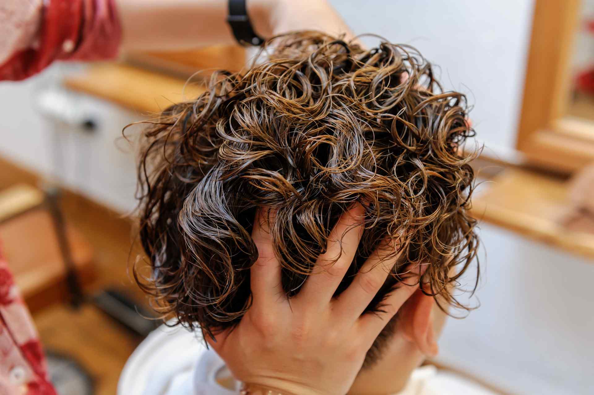 ツイストスパイラルで動きを演出 | 新潟県新潟市の床屋ならLEO HAIR WORKS