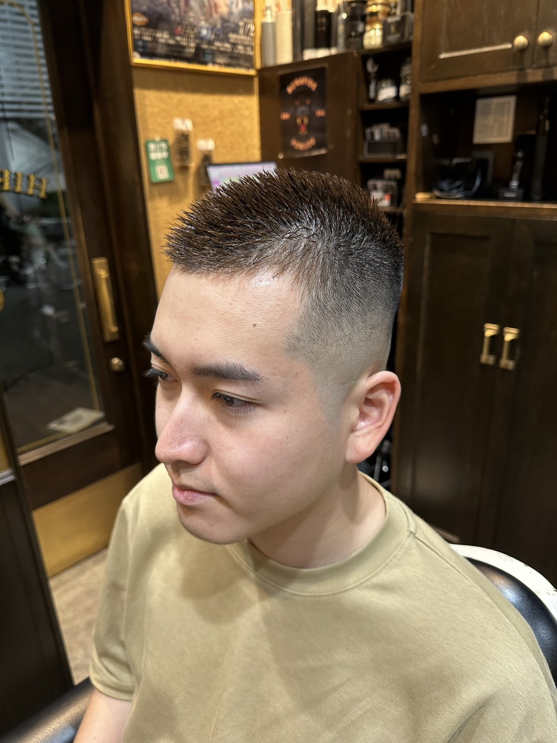 ショートヘアで若々しさを演出